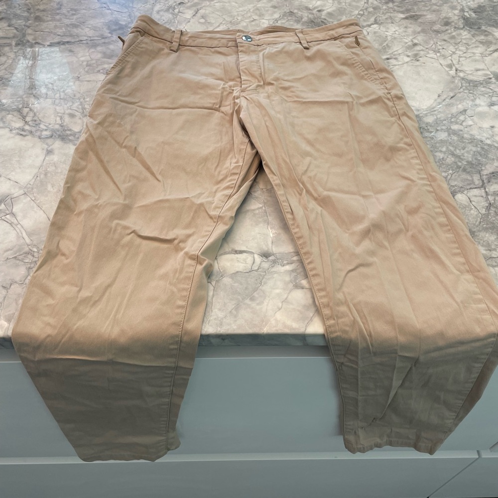 Birddogs Flat Front Khakis. Built-In Liner. Men’s size 32/30.